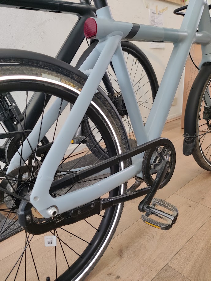 Intervento tecnico sul motore anteriore VanMoof per correzione dell'Errore 22 e ripristino assistenza.